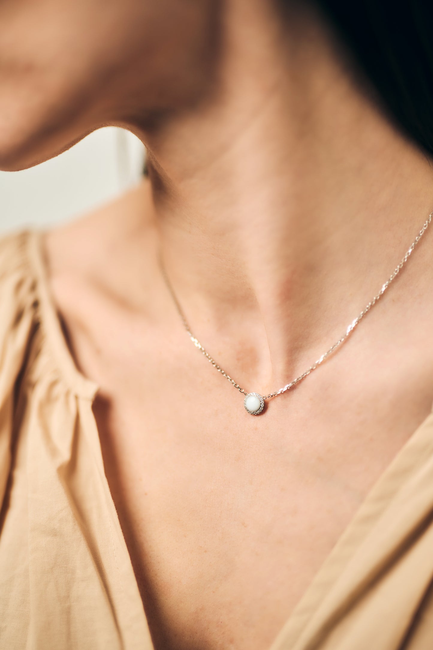 0.6 cm anyatej medállal