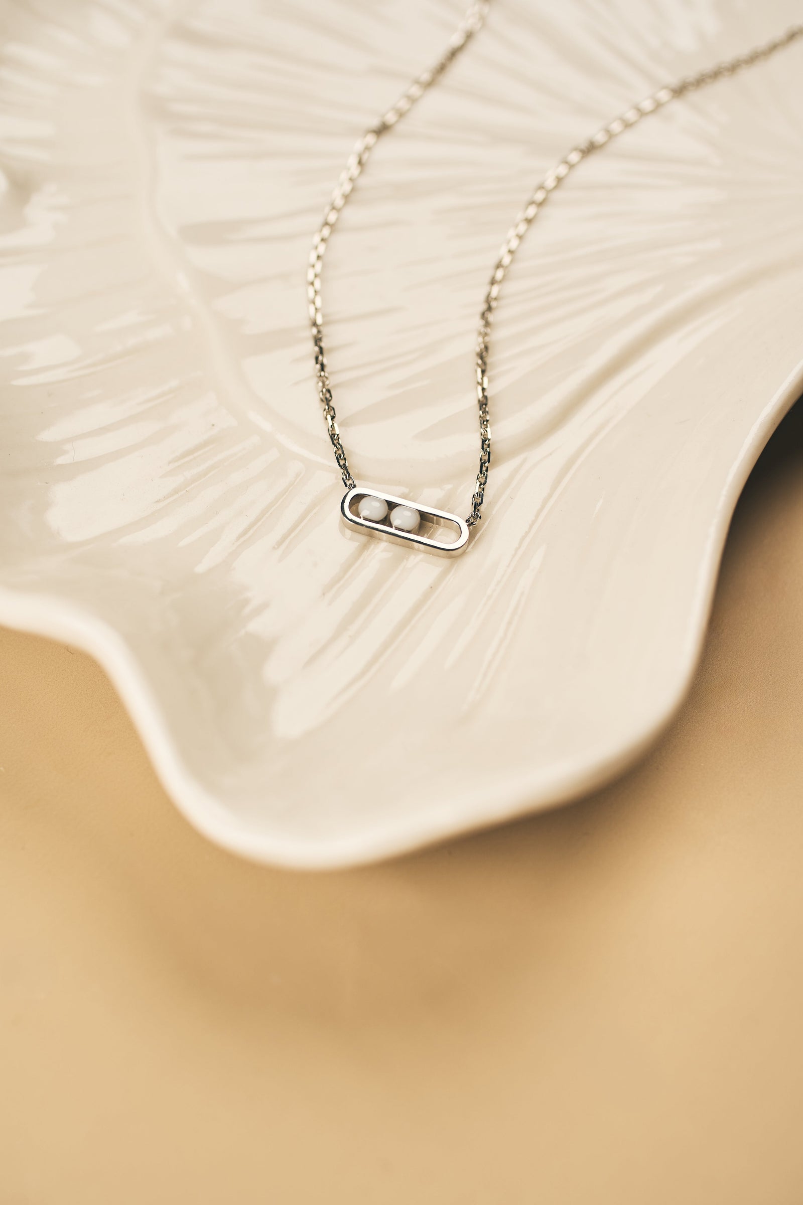 két anyatej medállal