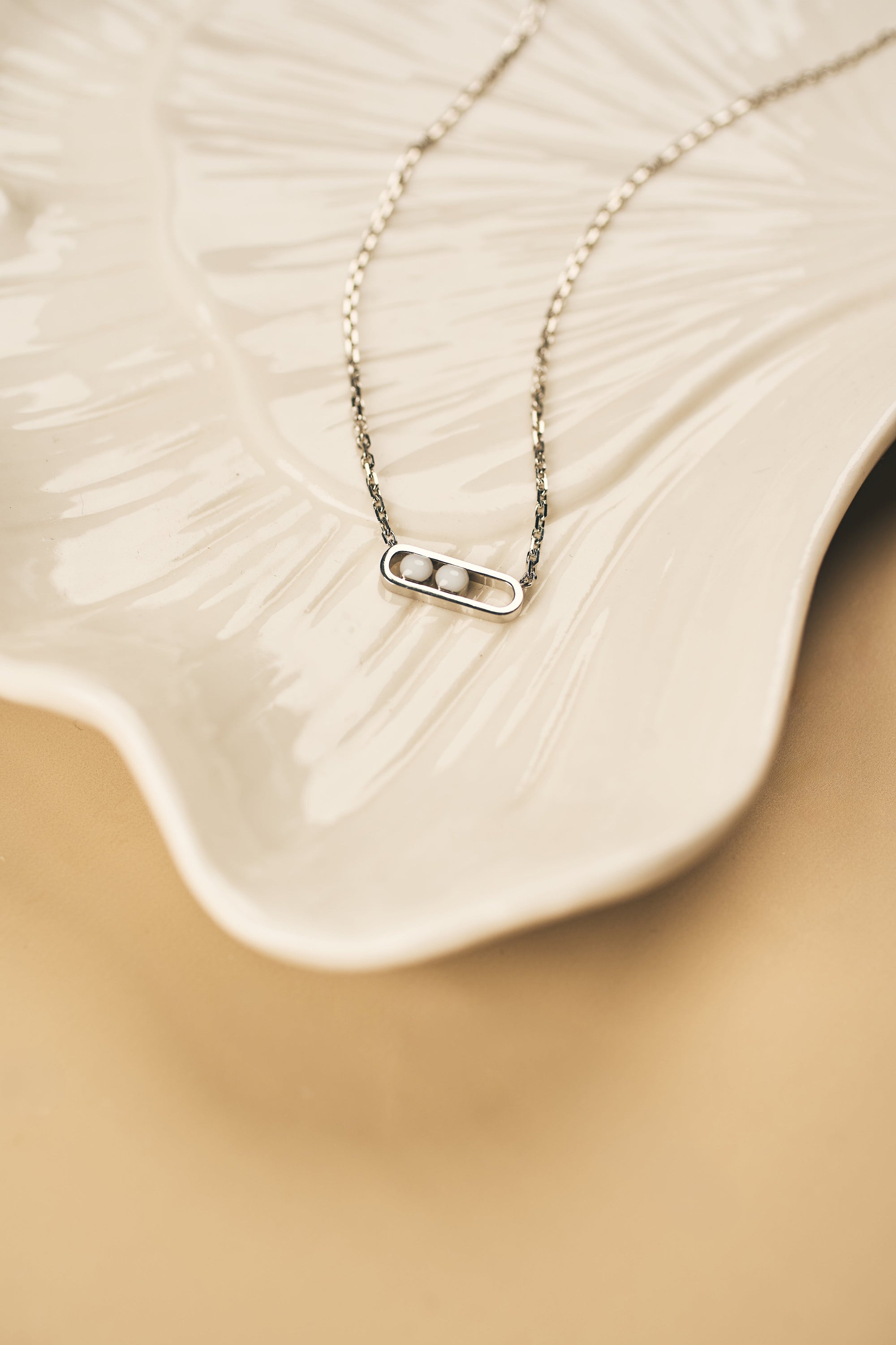 két anyatej medállal