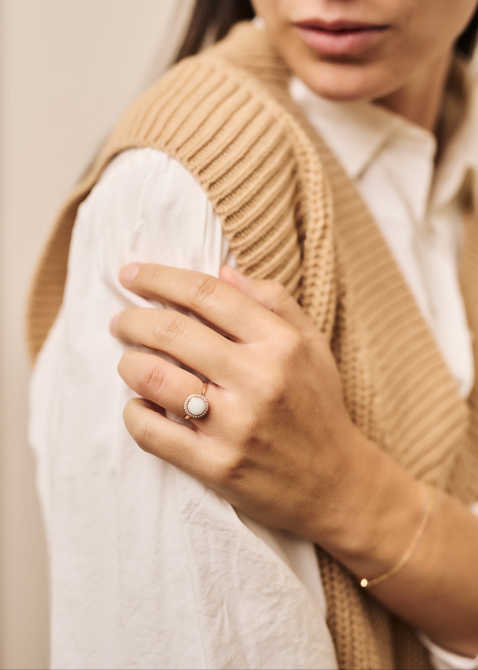 0.8 cm anyatej medállal